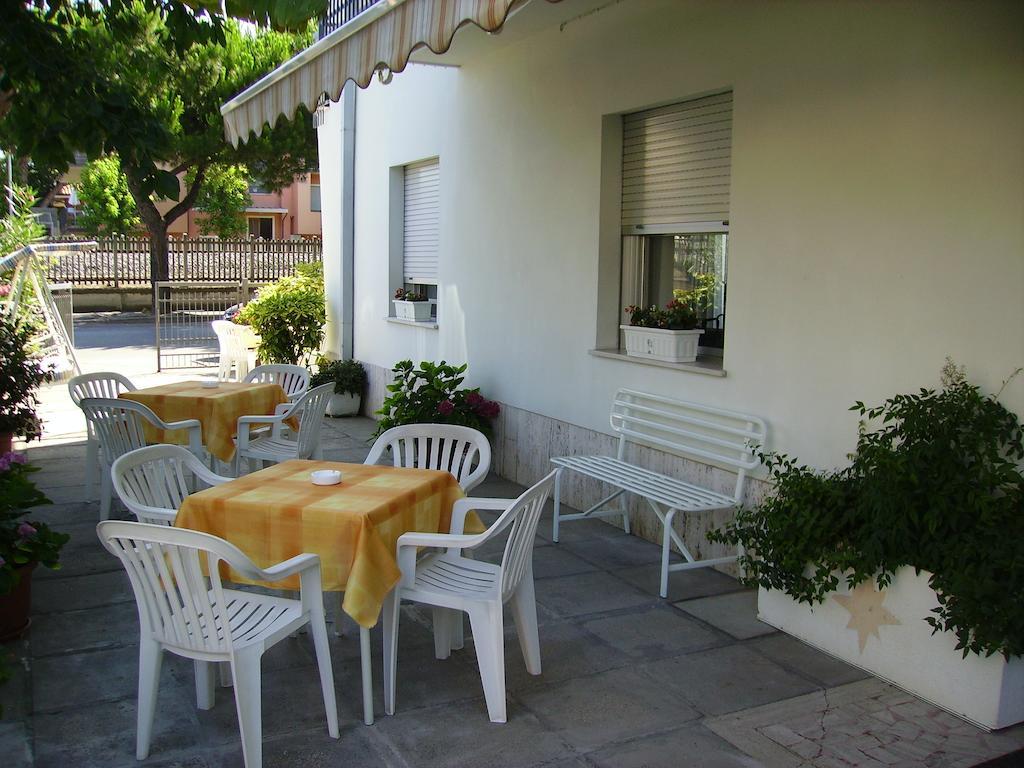 Hotel Villa Tua Riccione Buitenkant foto